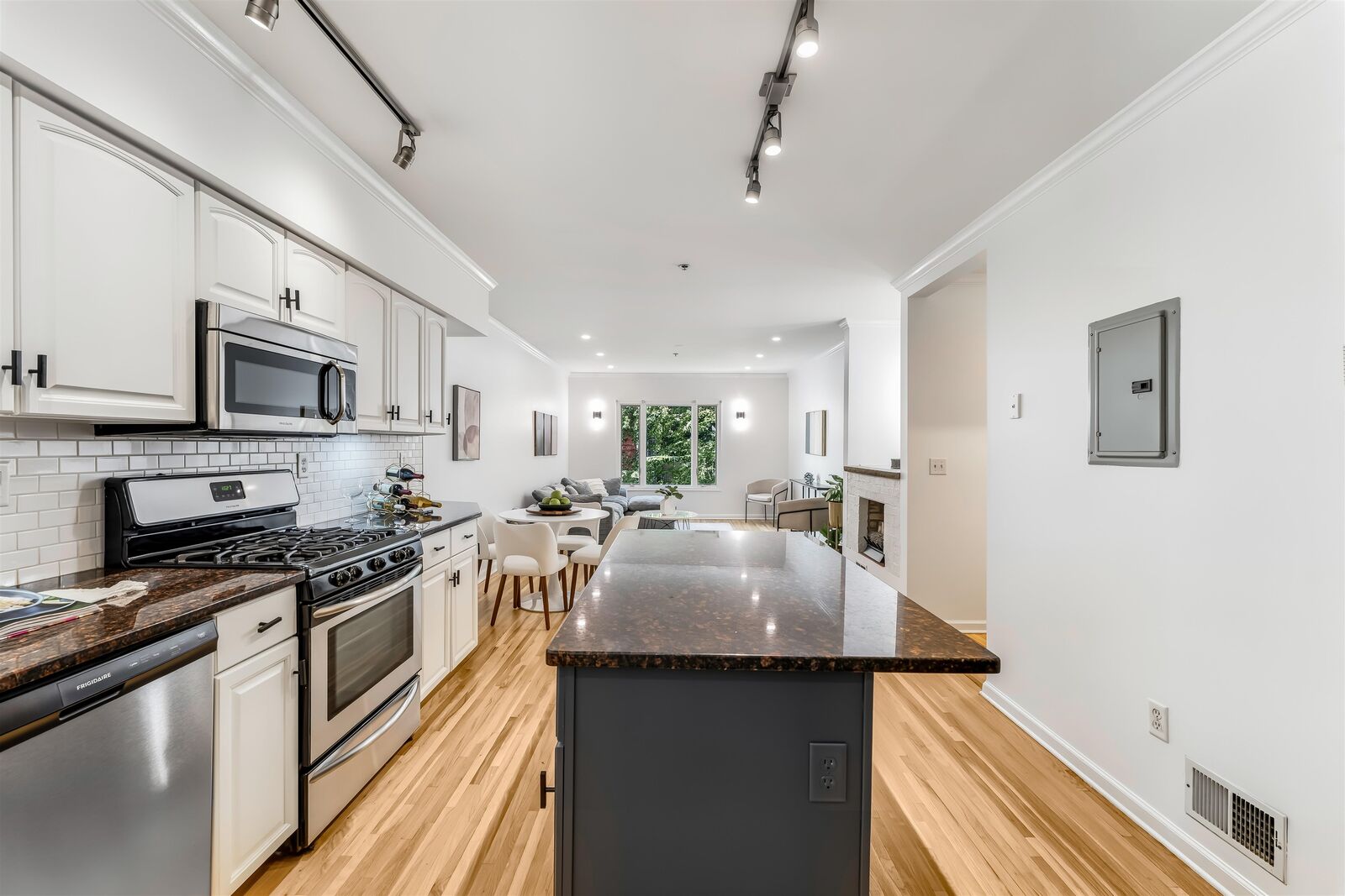 Property Photo:  508 1st St 2W  NJ 07030 