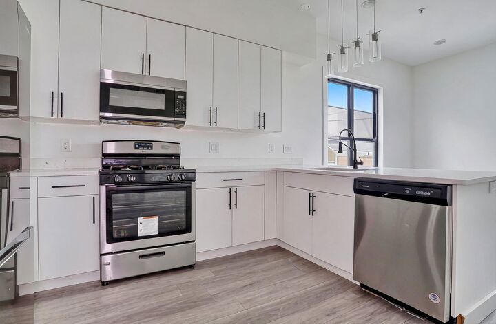 Property Photo: 425 Avenue C 501 NJ 07002