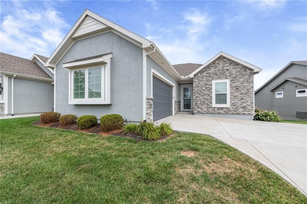 Property Photo:  17048 W 168th Place  KS 66062 