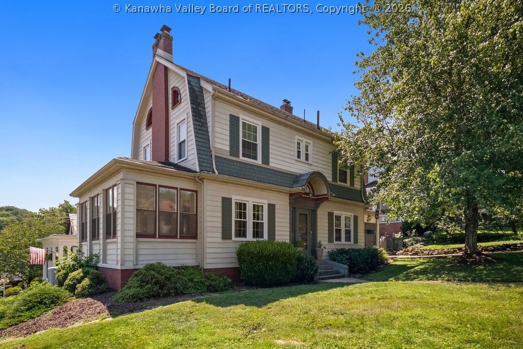 Property Photo: 916 Highland Road WV 25302