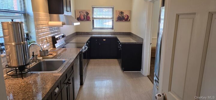 Property Photo:  20962 Whitehall Terrace  NY 11427 