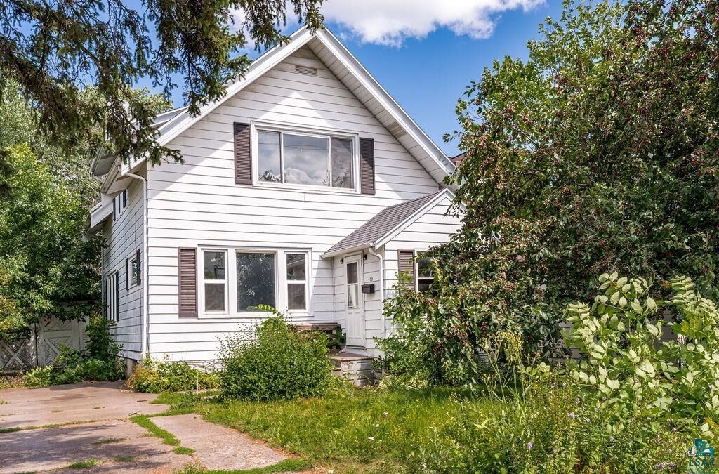 Property Photo: 410 N 39th Ave W MN 55807-1625