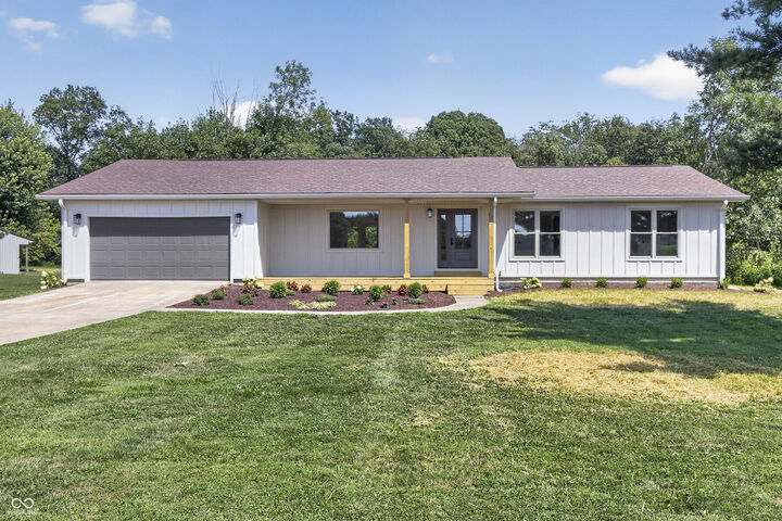 Property Photo: 5211 S 450 Road E IN 47203