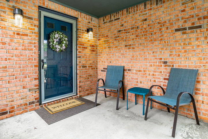 Property Photo:  25 Village Place  IN 46077 