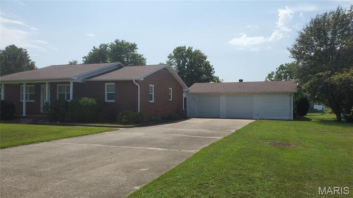 Property Photo: 302 Bohannon Street MO 63801
