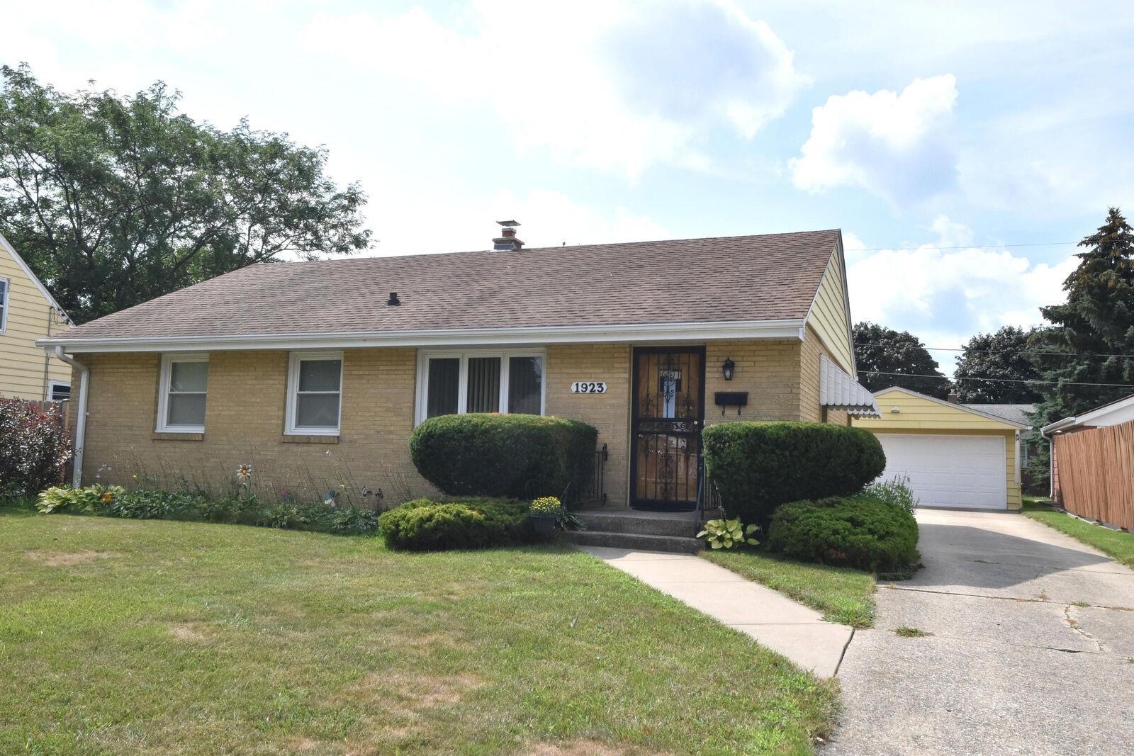 Property Photo:  1923 Arlington Ave  WI 53403 