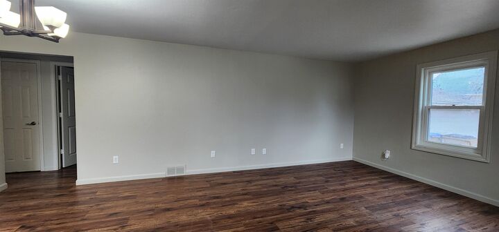 Property Photo: 922 University Ave ND 58703