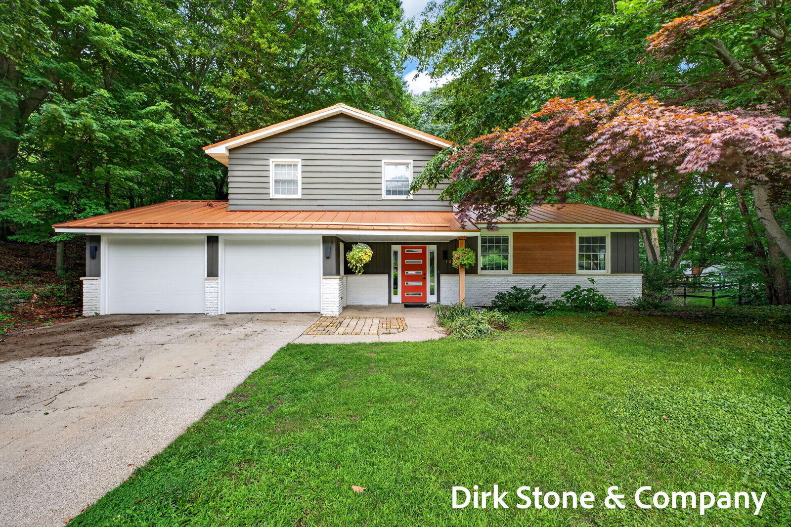 Property Photo: 18569 Pawnee Drive MI 49456