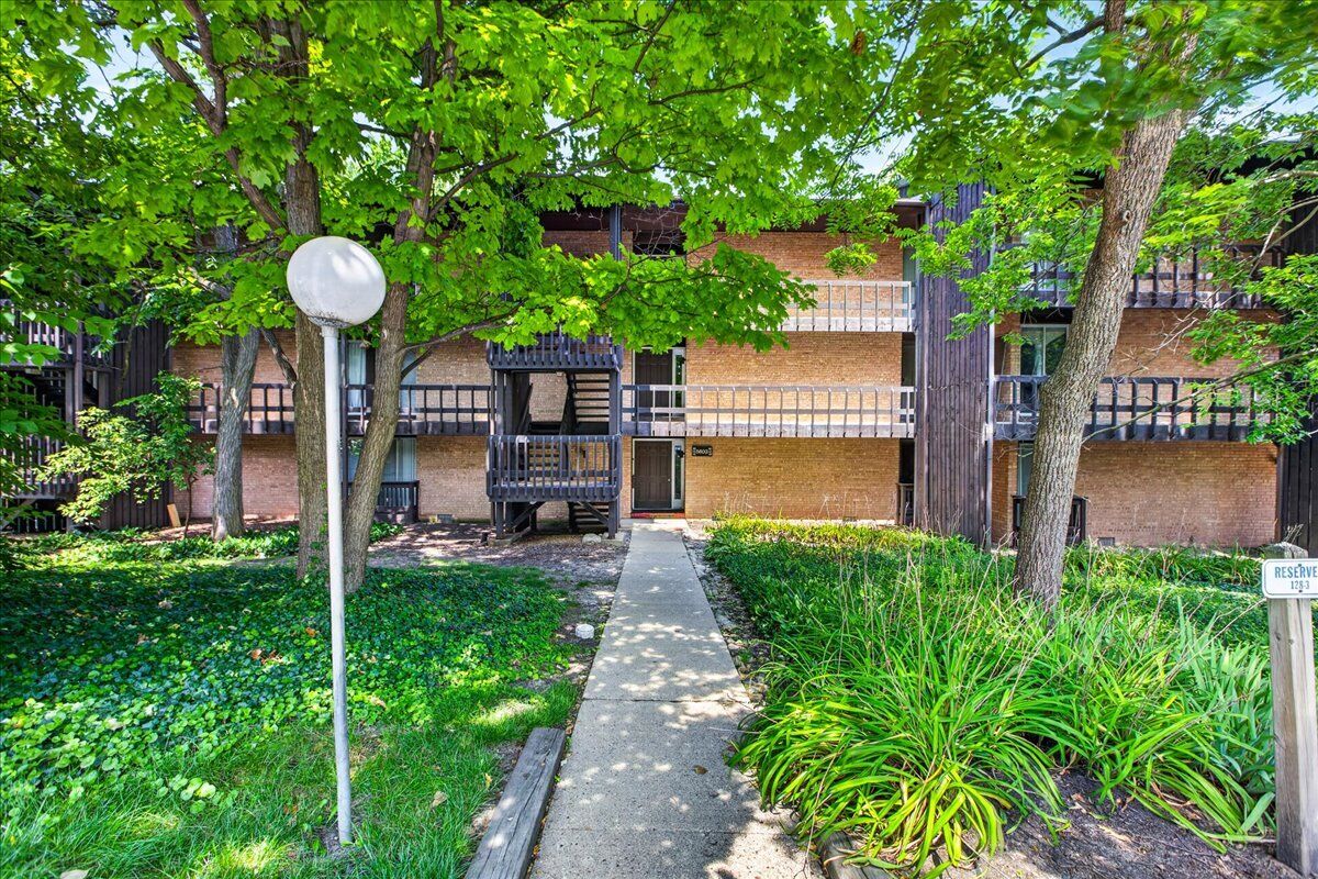 Property Photo: 5603 Lakeside Drive 3C IL 60532
