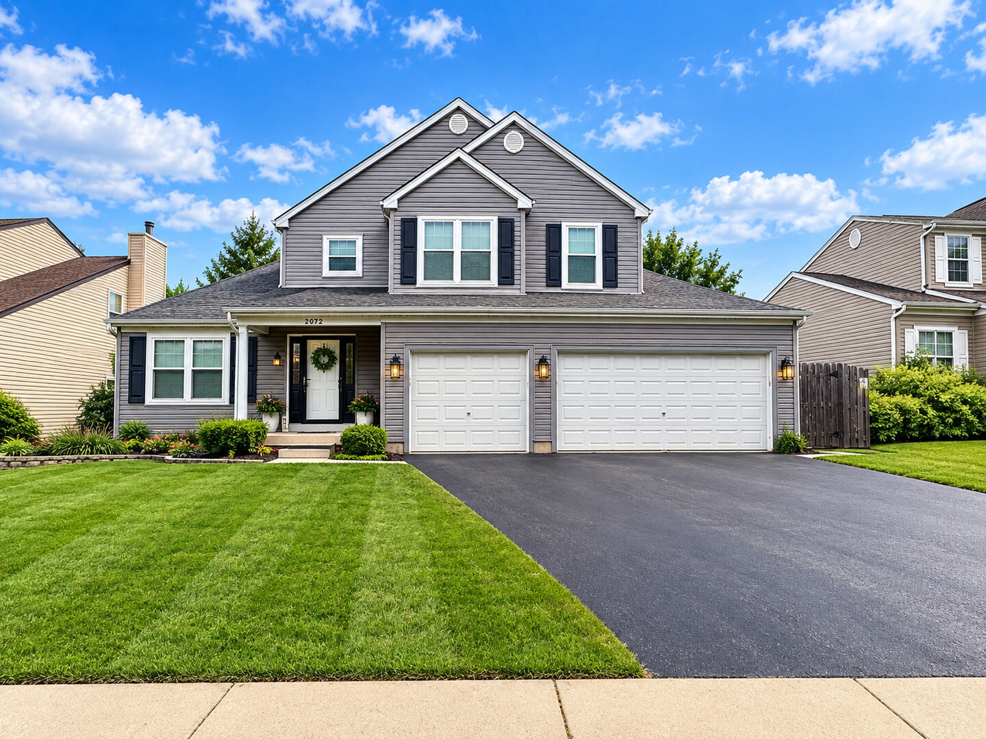 Property Photo: 2072 Norwich Drive IL 60103