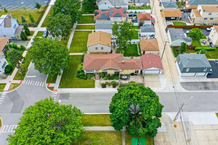 Property Photo: 4850 Michigan Avenue IL 60176