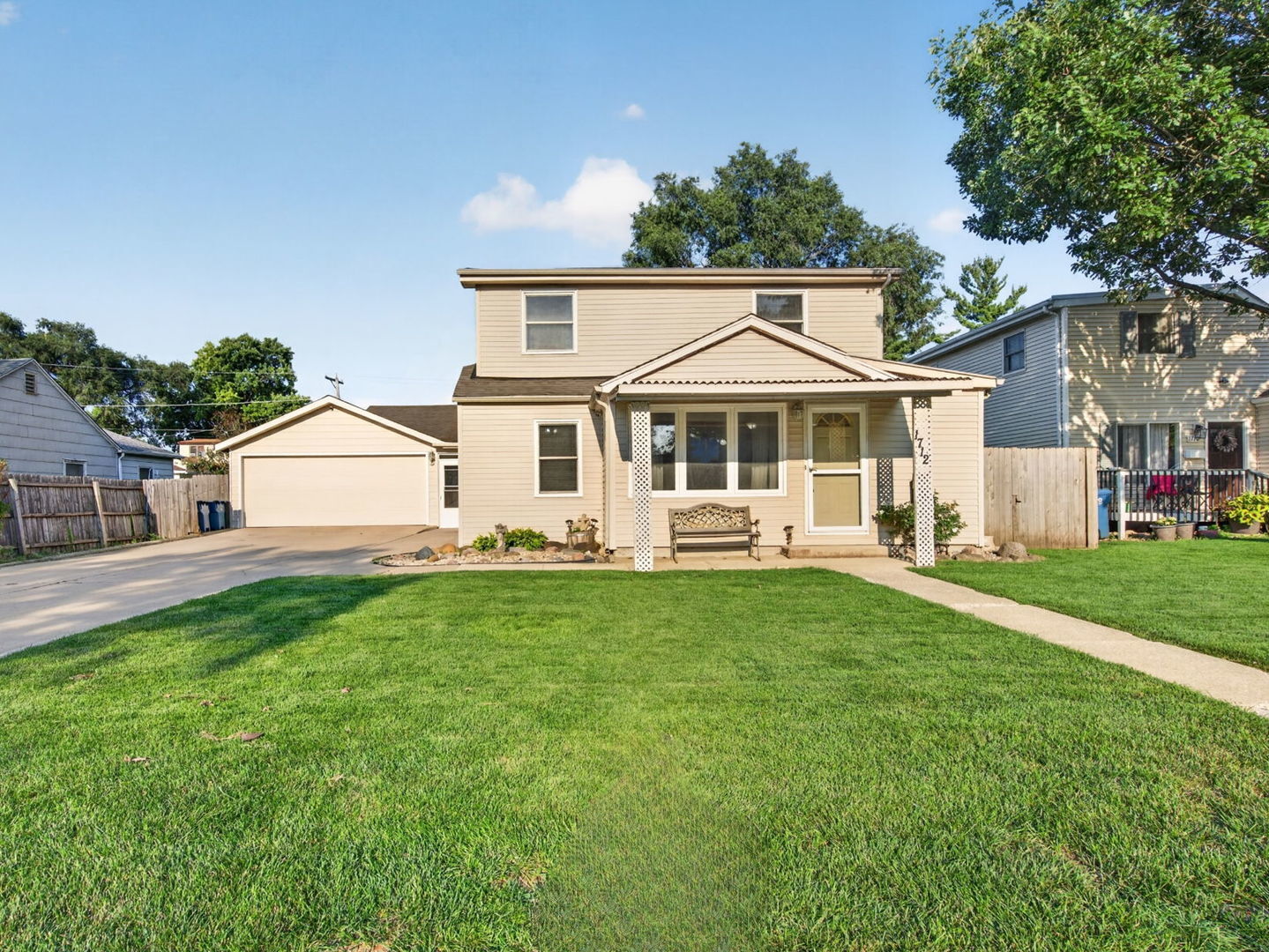 Property Photo: 1712 Wilcox Street IL 60403