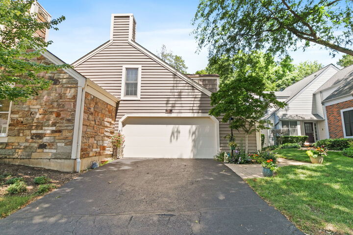 Property Photo:  30 Whittington Crse  IL 60174 