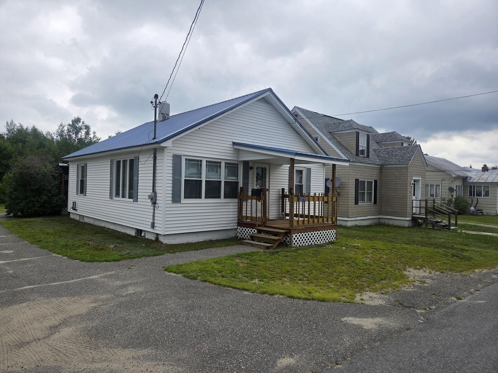 Property Photo:  205 Bowdoin Street  ME 04462 