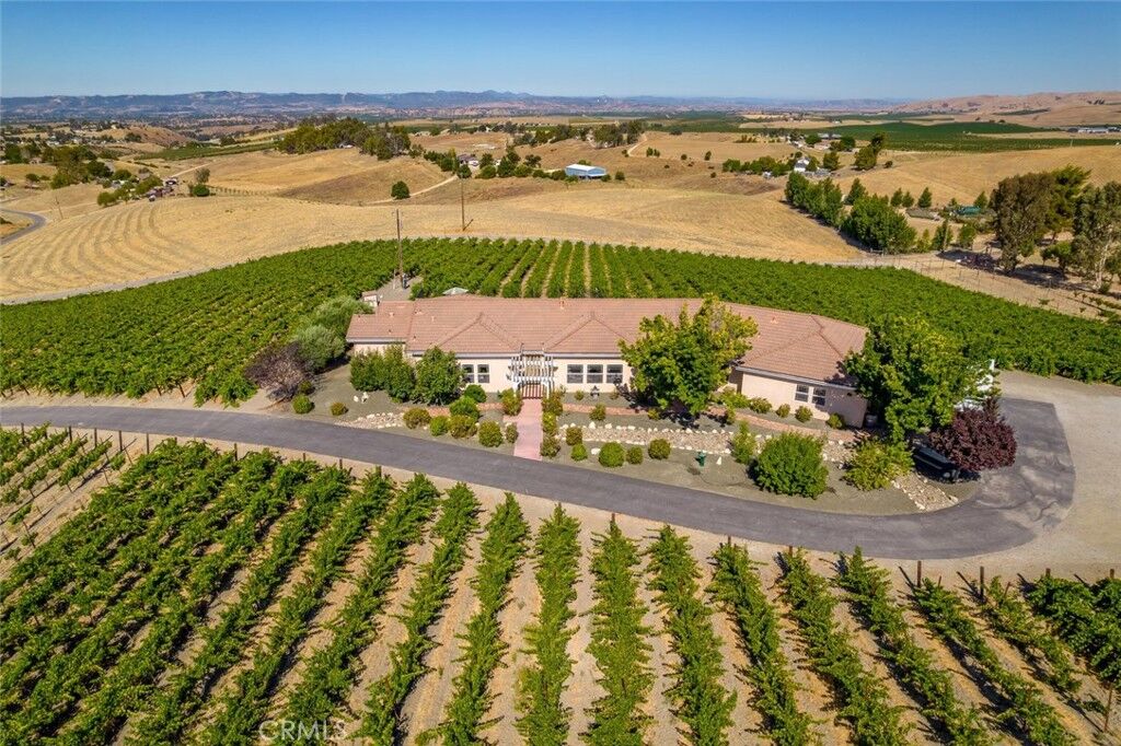 Property Photo: 6172 Hawk Ridge Place CA 93451