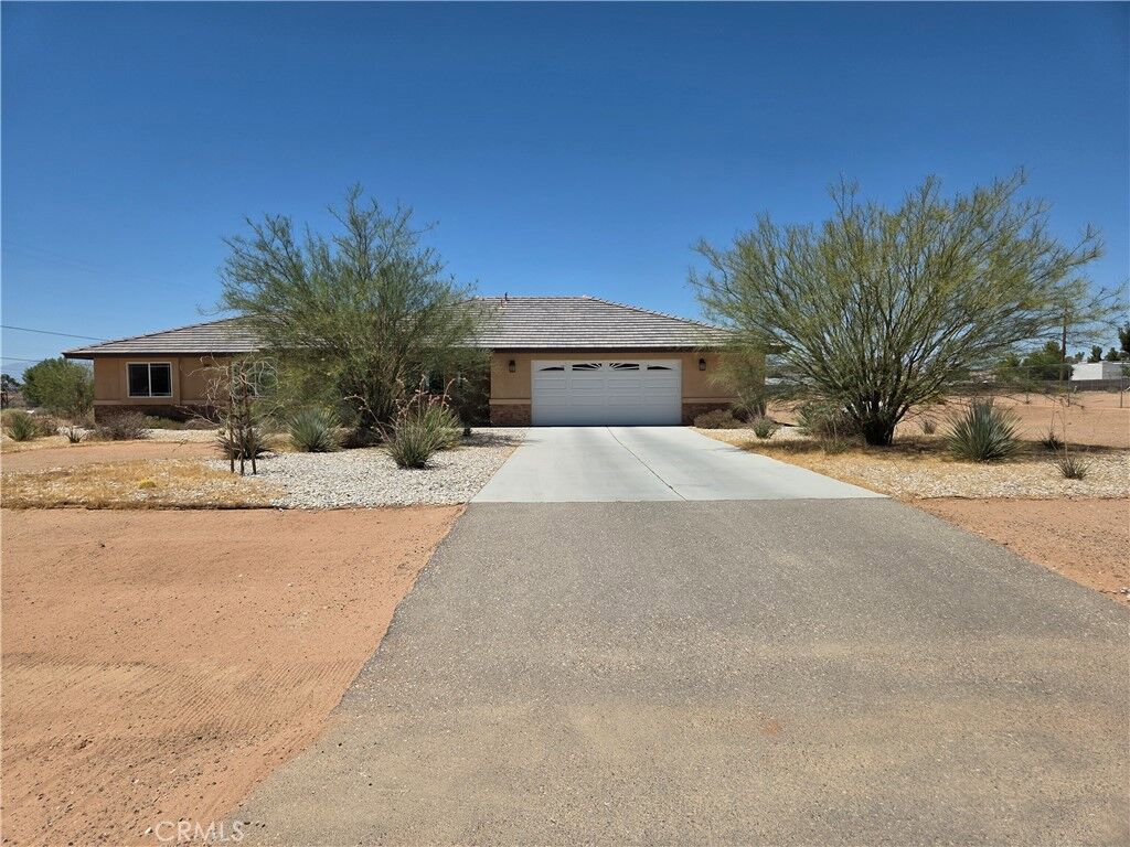 Property Photo: 16118 Ocotilla Rd CA 92307