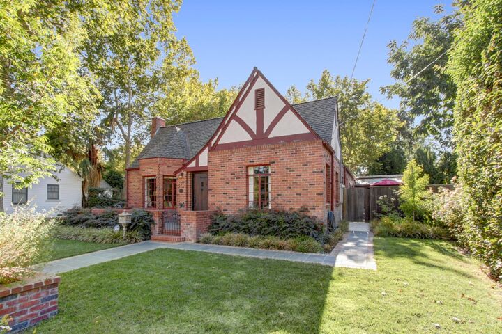 Property Photo:  550 Walnut Street  CA 95695 
