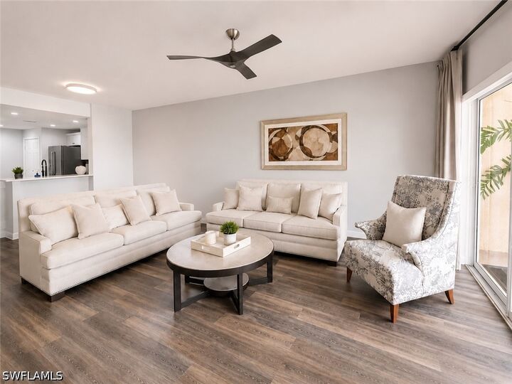 Property Photo: 3029 Driftwood Way 3307 FL 34109