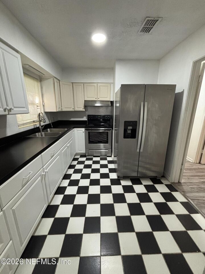 Property Photo:  1514 W 5th Street  FL 32209 
