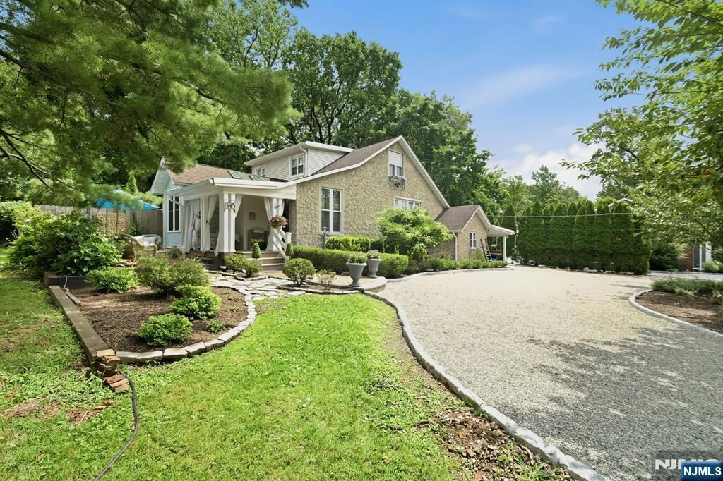 Property Photo: 40 Edgewood Avenue NJ 07052