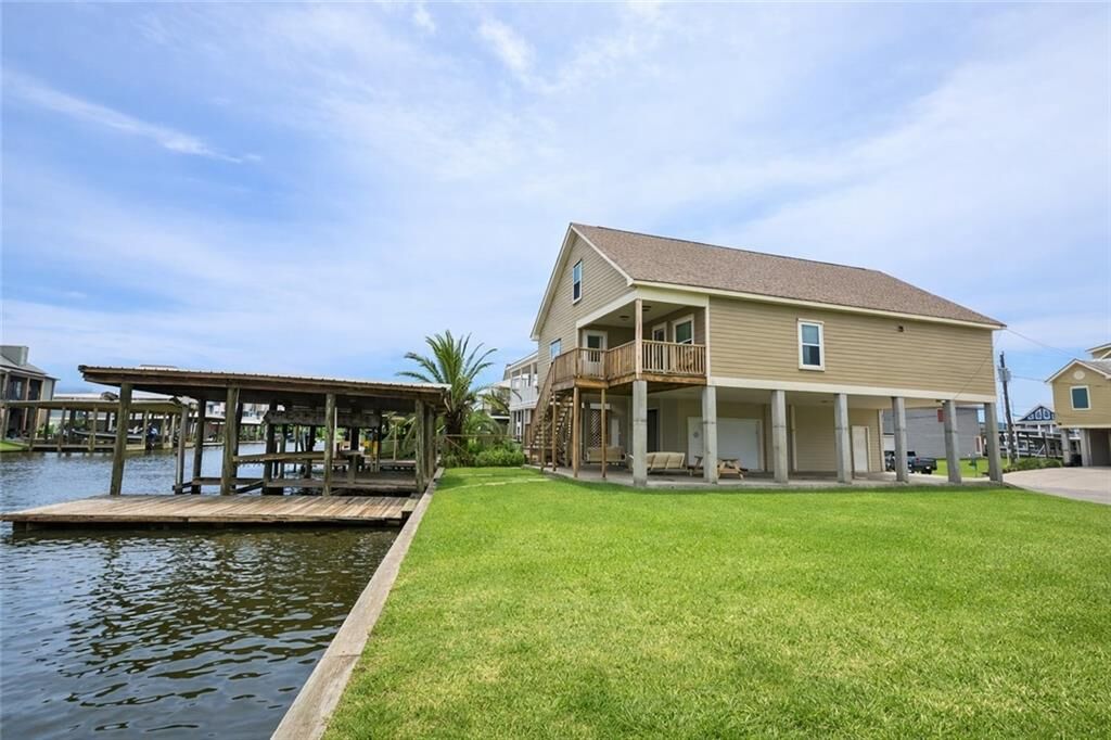 Property Photo:  116 Velsco Lane  LA 70083 
