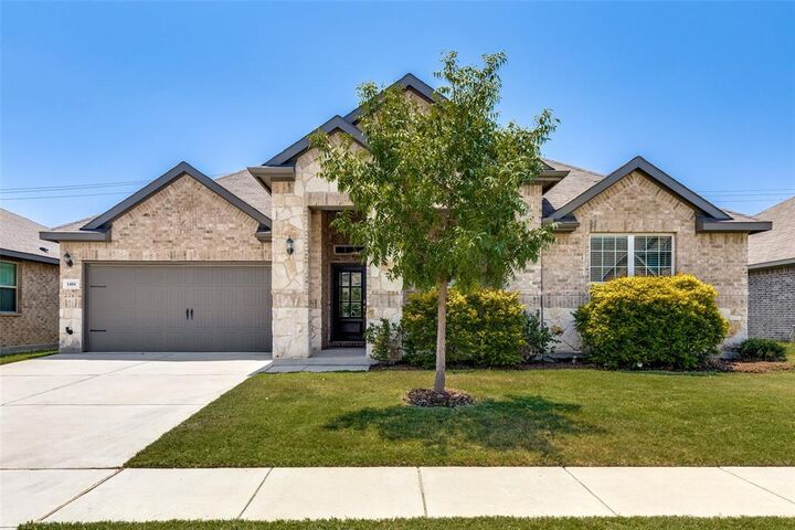 Property Photo:  1404 Lakeview Drive  TX 76020 