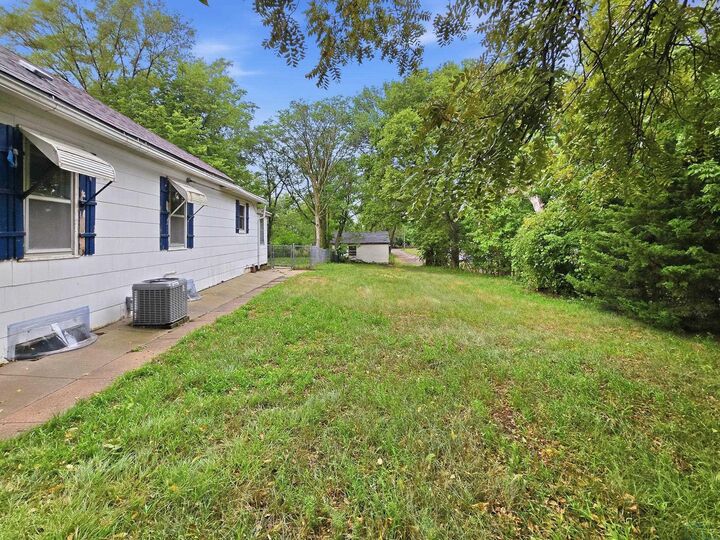 Property Photo:  207 Helmer St  IA 51103 