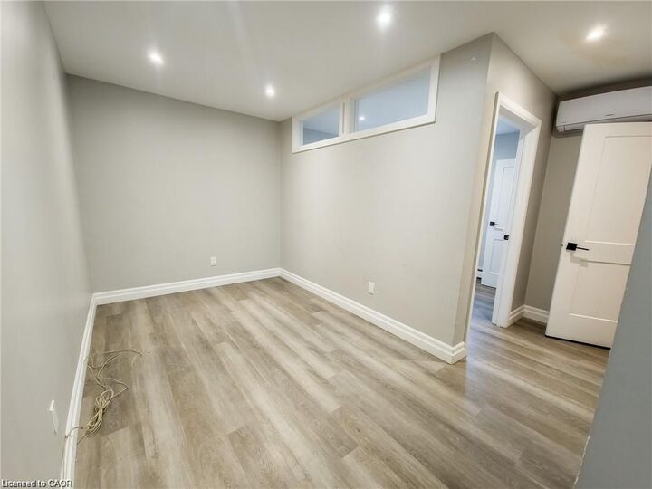 Property Photo:  410 Hazel Street 103  ON N2L 3P8 