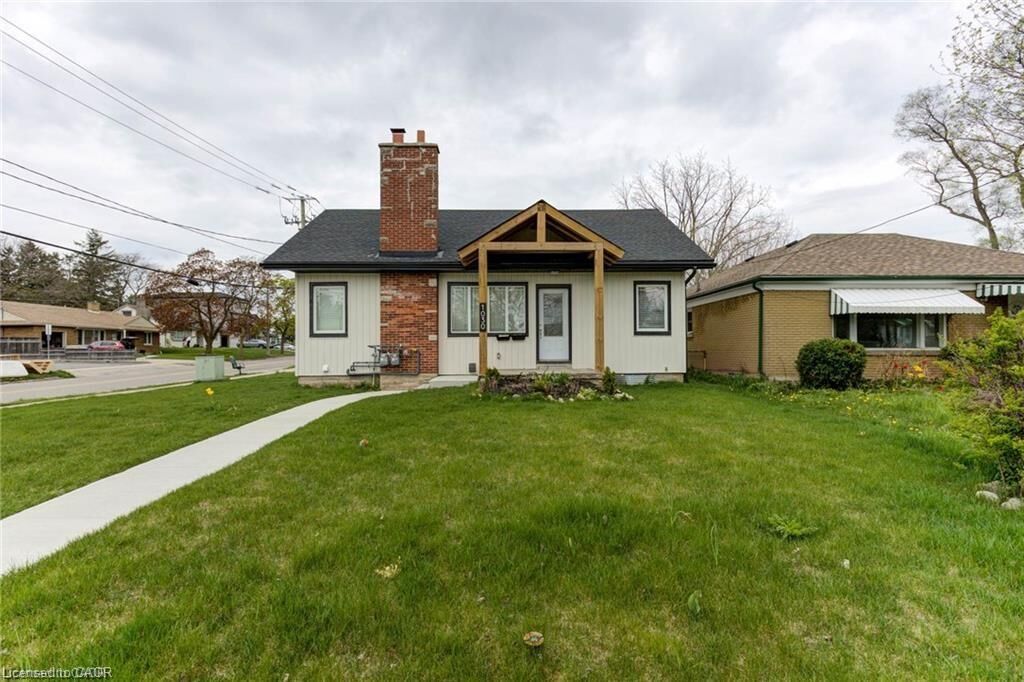 Property Photo:  1030 Queens Boulevard Lower  ON N2M 1B7 