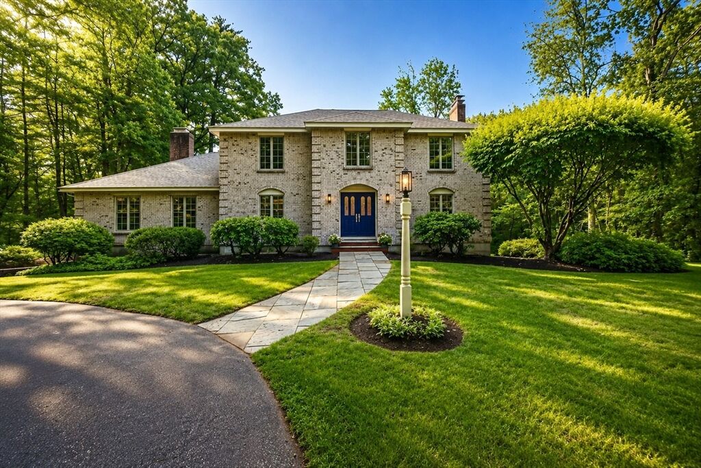 Property Photo:  25 Laxfield Rd  MA 02493 