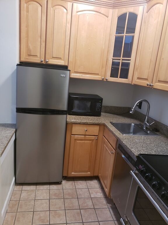 Property Photo:  387 Marlborough St 7  MA 02115 