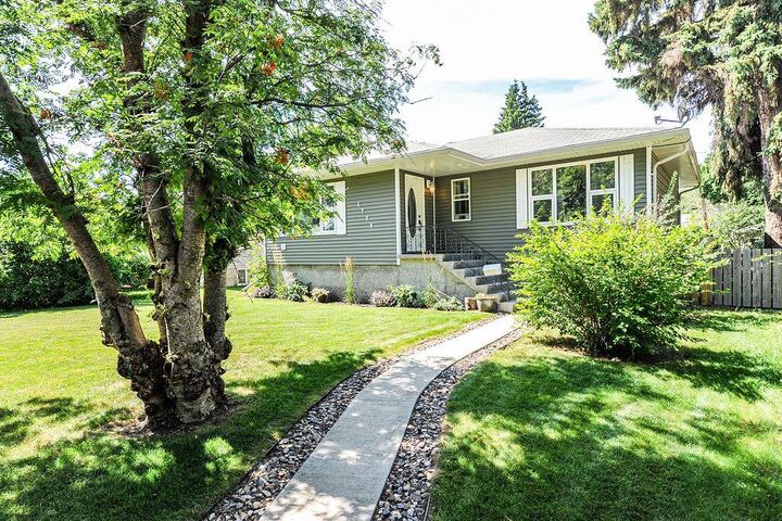 Property Photo:  4708 47 Street  AB T4V 1J5 