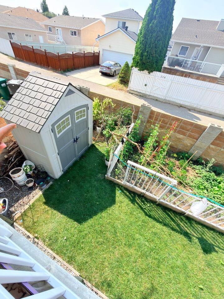 Property Photo:  193 Uplands Boulevard N  AB T1H 6K5 