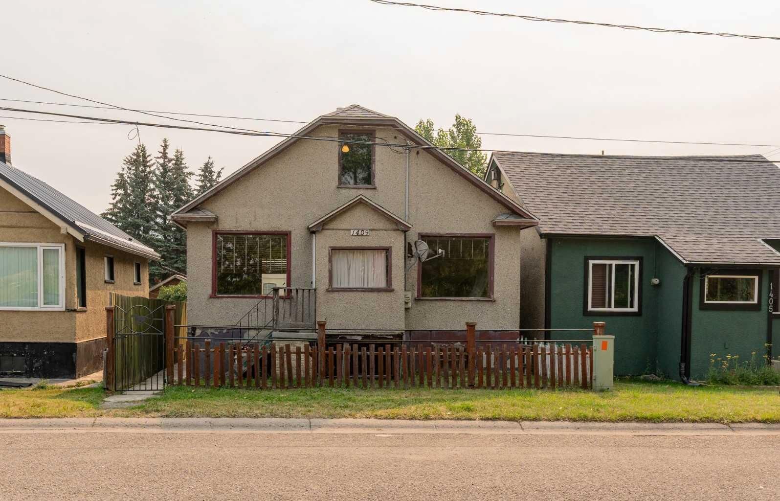 Property Photo:  1409 81 Street  AB T0K 0M0 