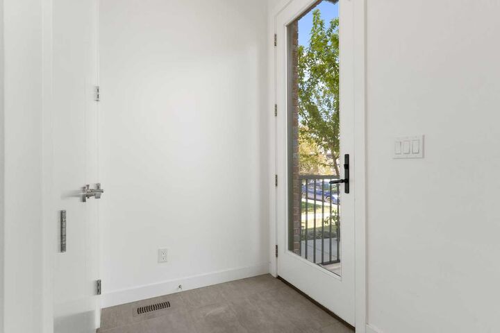 Property Photo: 2507 17 Street NW AB T2M 3S3