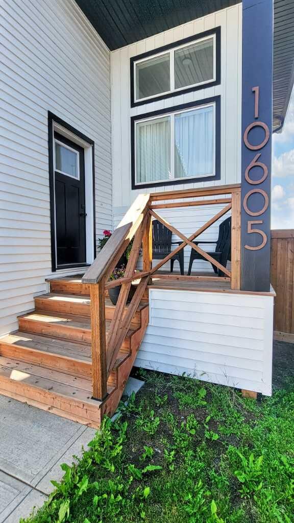Property Photo: 10605 114A Street AB T8V 6L7