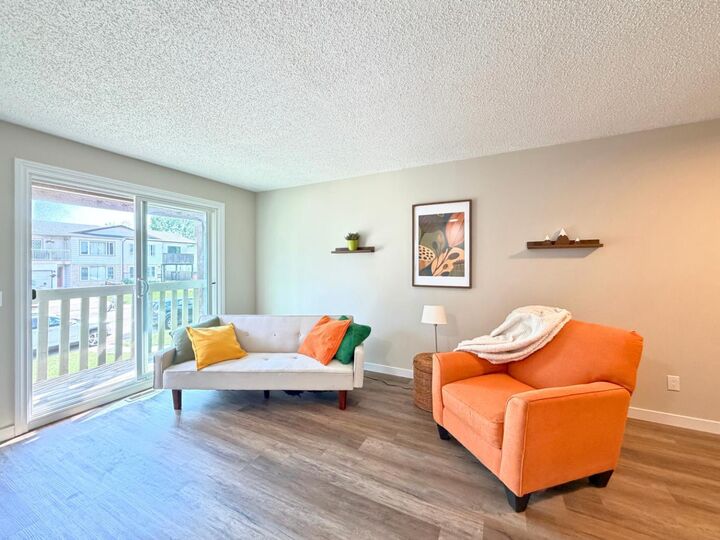 Property Photo:  45 A Avenue 5946  AB T4L 1V7 