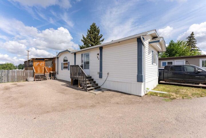 Property Photo:  5301 2 Street 94  AB T0L 0V0 