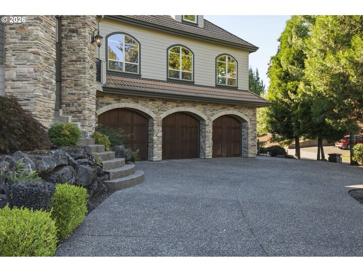 Property Photo: 3390 Quail Ridge Ct OR 97068