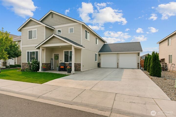 Property Photo:  1610 E Spokane Avenue  WA 98926 
