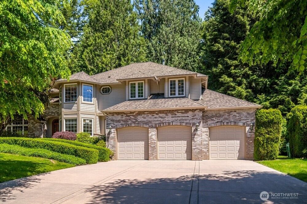 Property Photo: 19710 222nd Avenue NE WA 98077