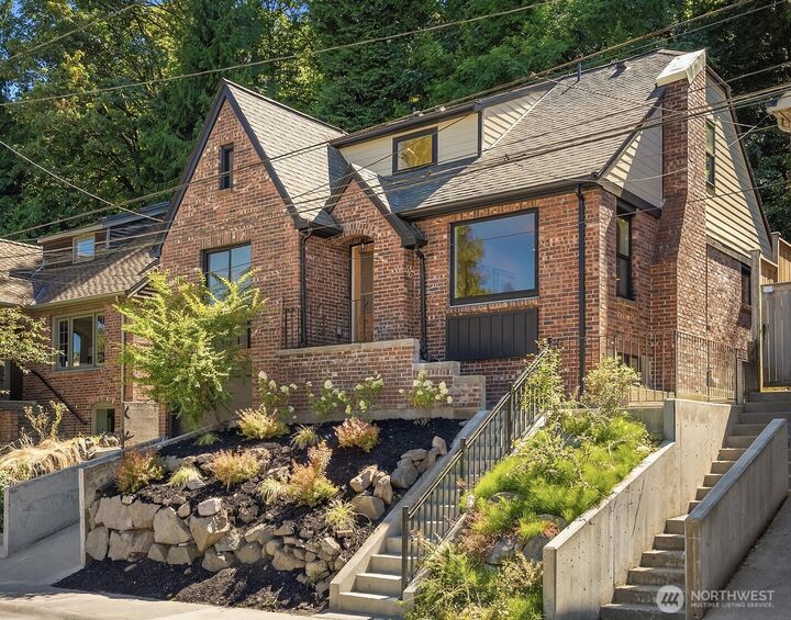 Property Photo: 1919 E Eaton Place WA 98112