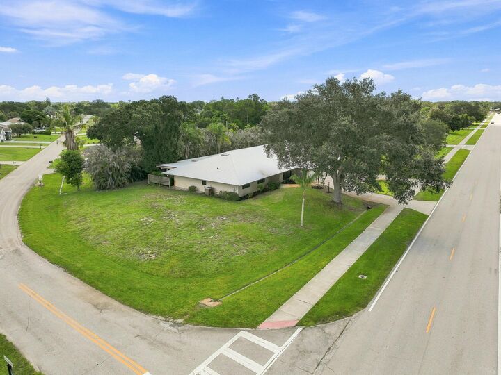 Property Photo: 2381 SW Bayshore Boulevard FL 34984