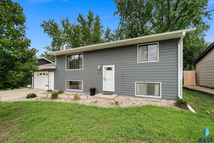 Property Photo: 5713 W 49th St SD 57106