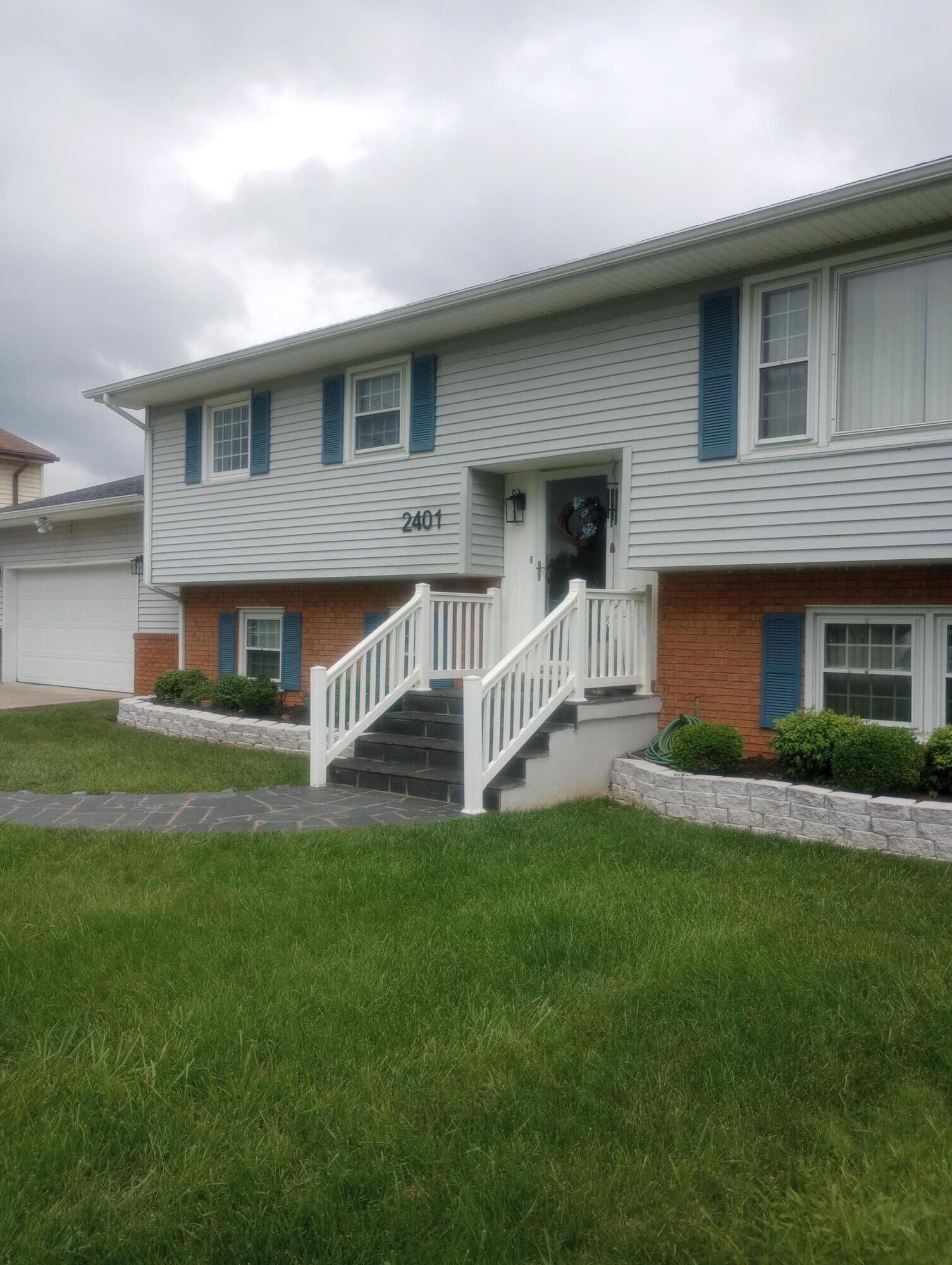 Property Photo: 2401 NW Portland Ave NW VA 24017