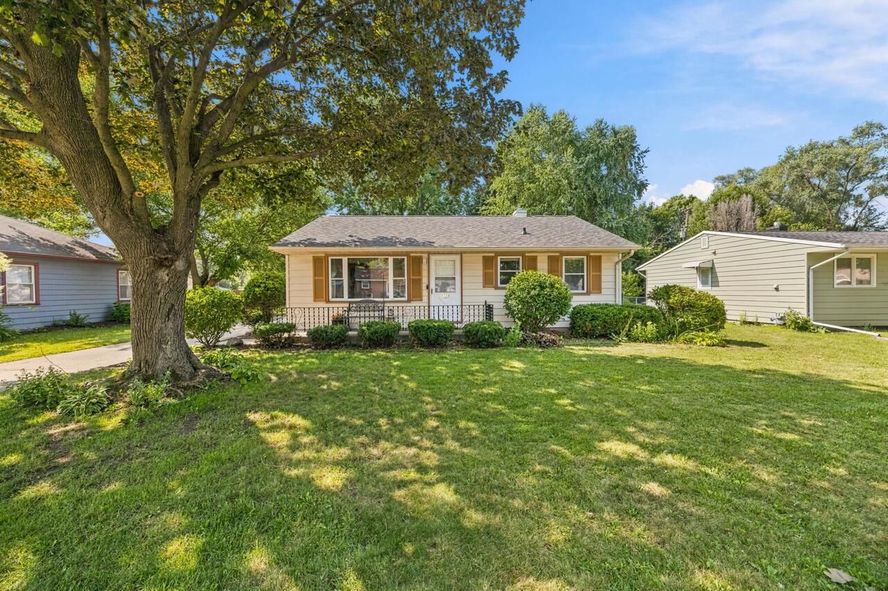 Property Photo:  1726 Arbor Drive  WI 53511 