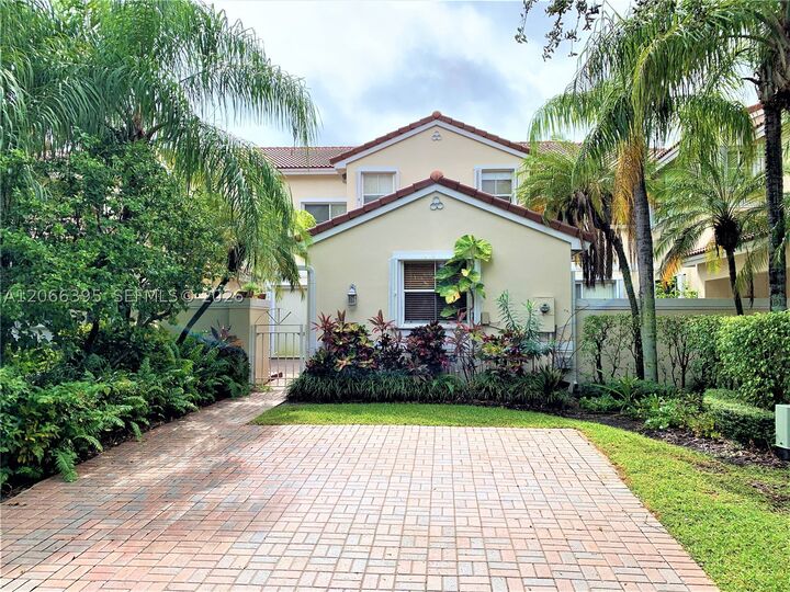 Property Photo:  1130 Buttonwood Ln -  FL 33019 