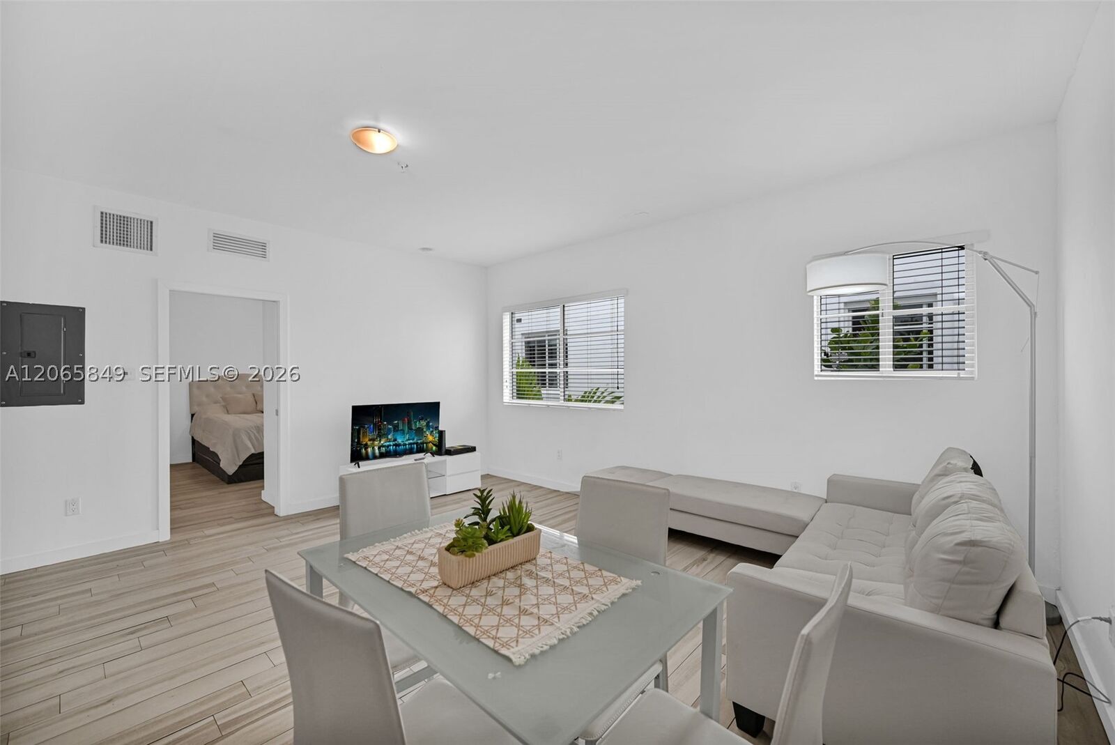 Property Photo:  1560 Meridian Ave 207  FL 33139 