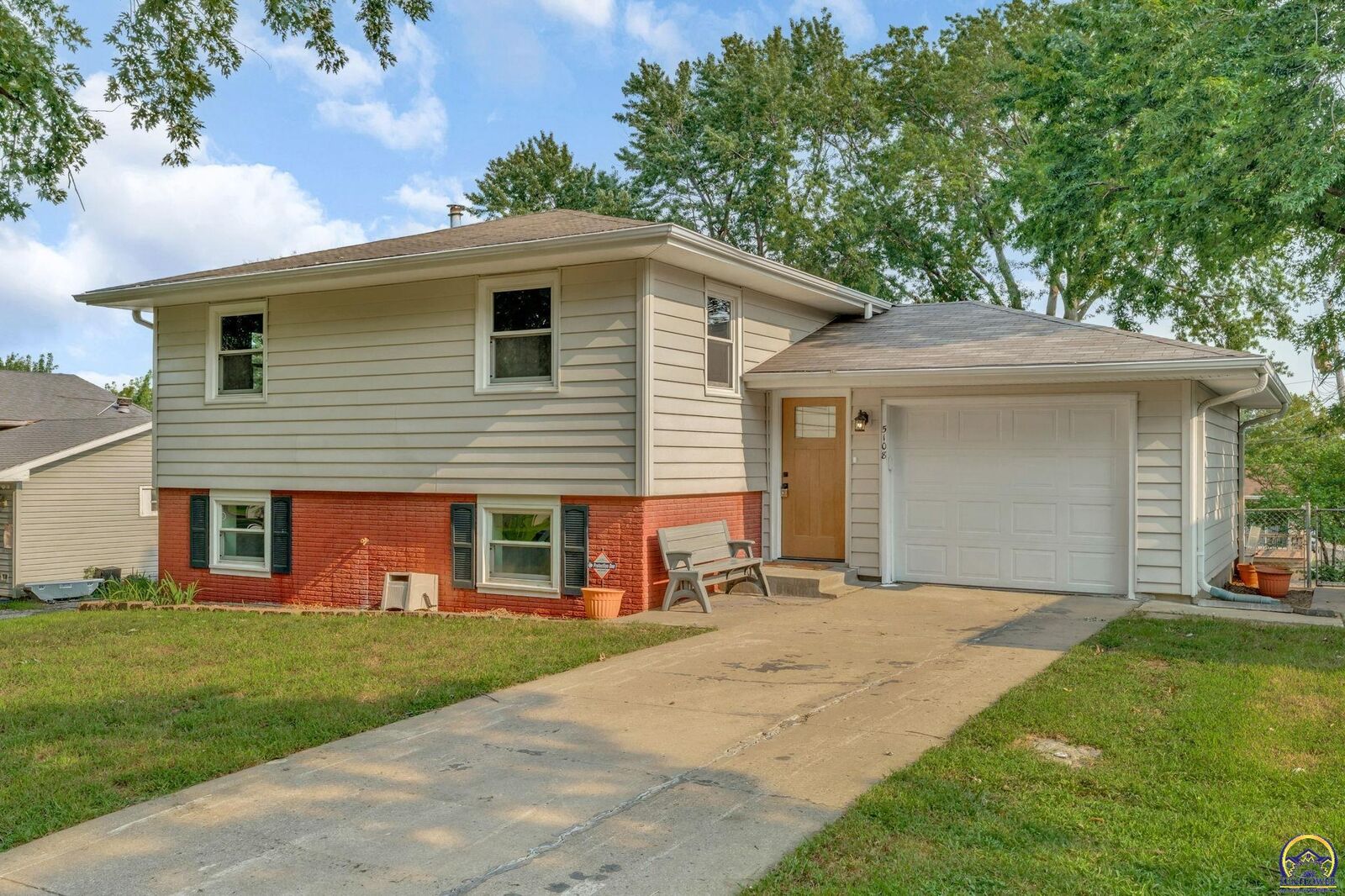 Property Photo:  5108 SW 33rd St  KS 66614 