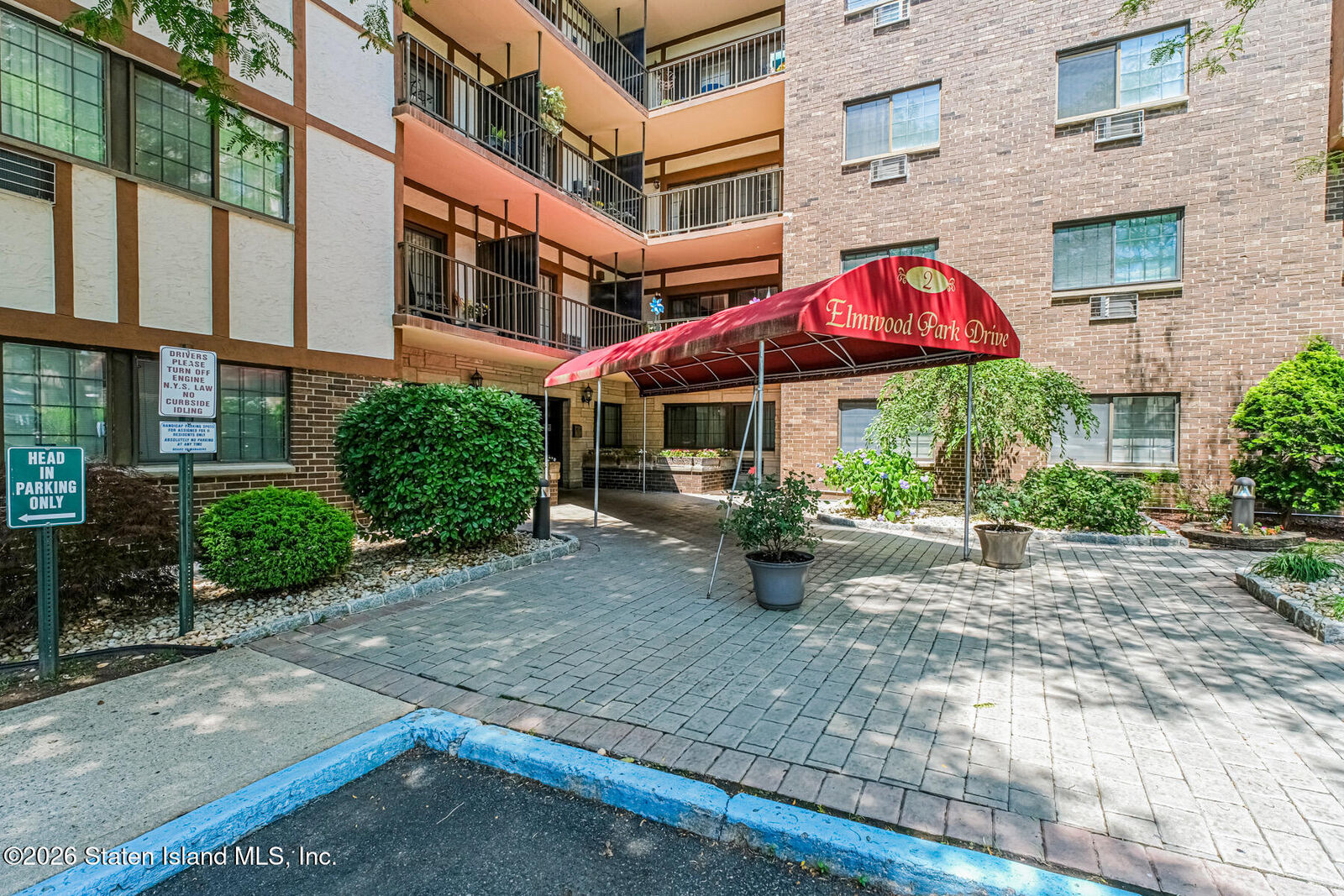 Property Photo: 2 Elmwood Park Drive 206 NY 10314